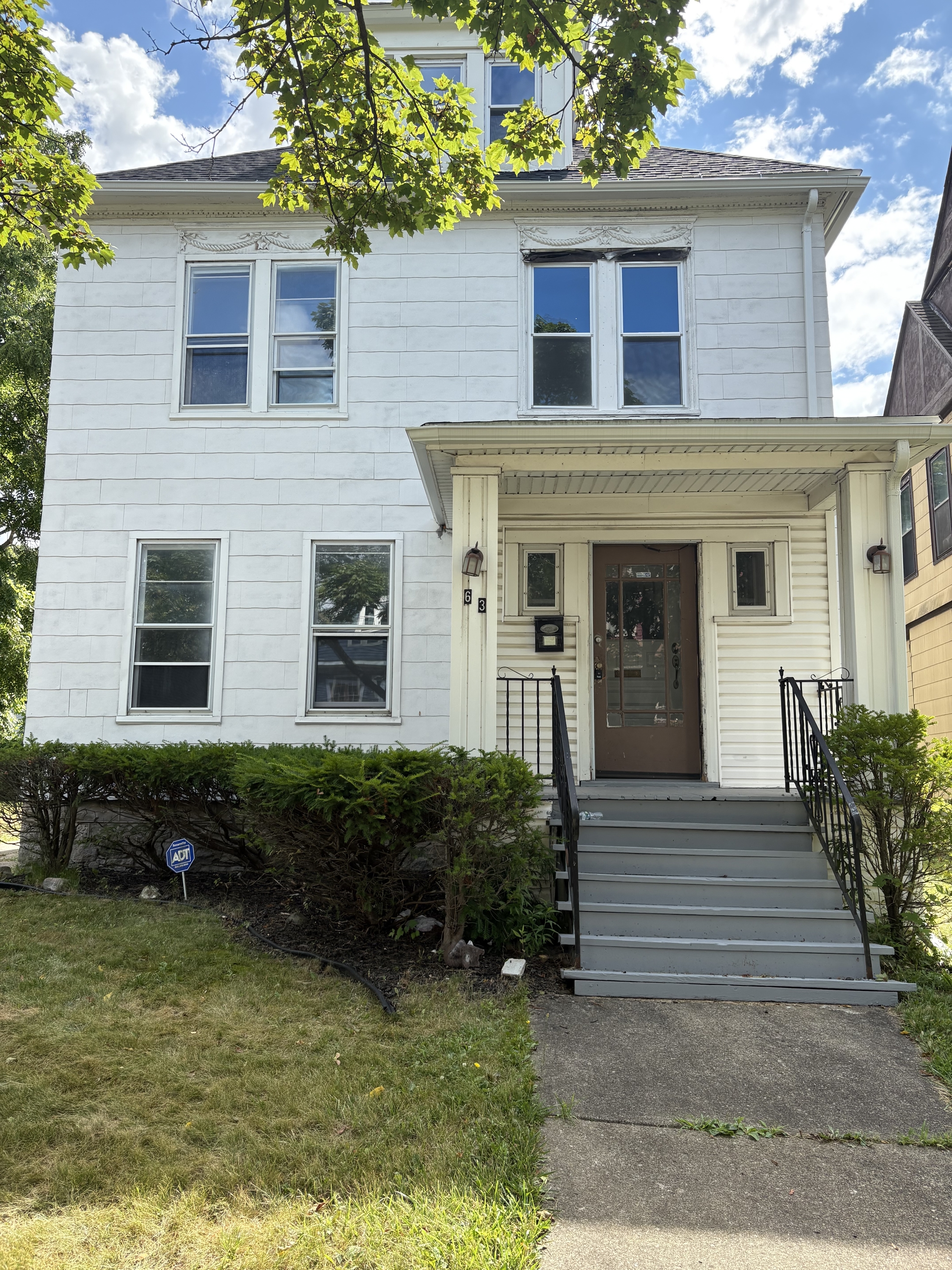 63 Oxford Ave