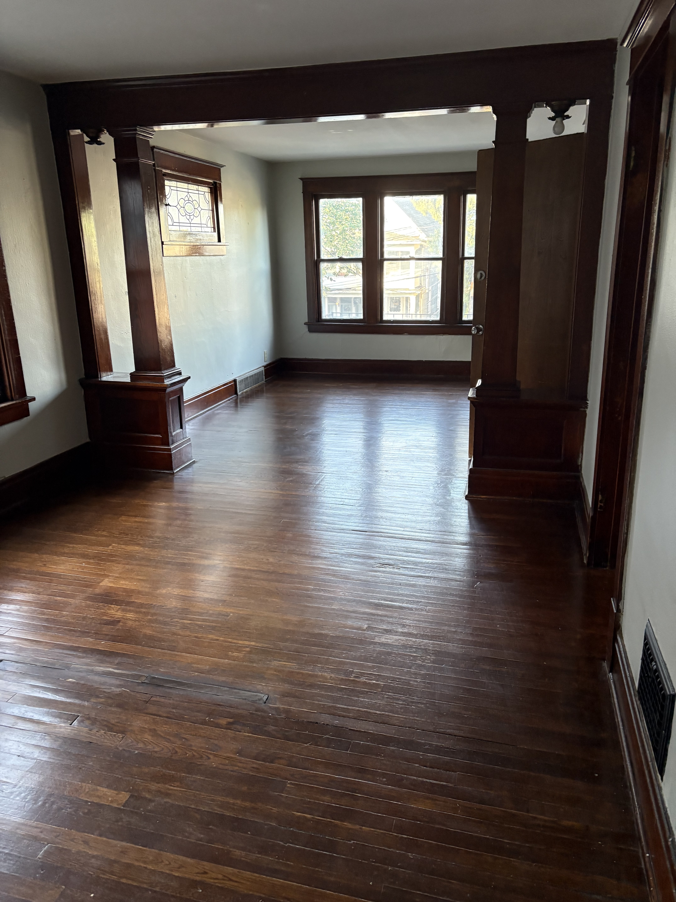 25 Ullman Street